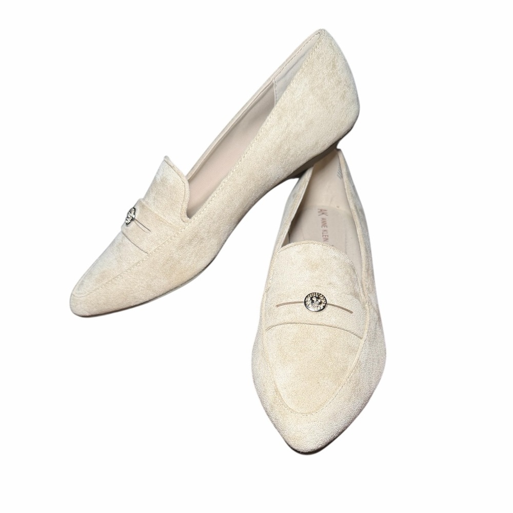 Anne Klein•iFlex Flat Suede Cream Loafers